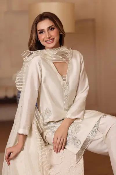 SUNLIT IVORY - Image 4
