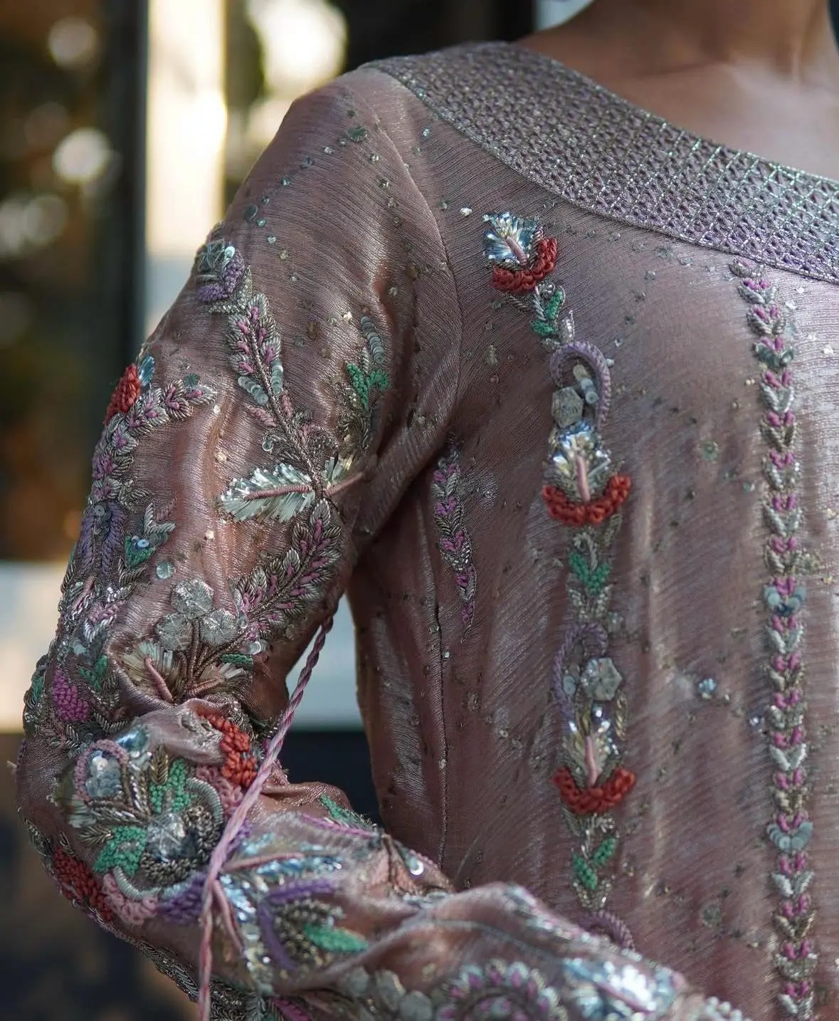 Gulaabi Noor - Image 2
