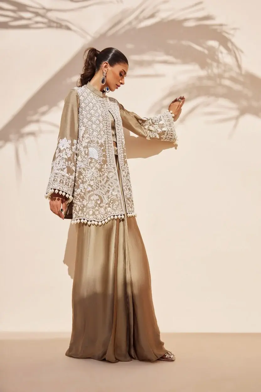 CHLOE - Image 6